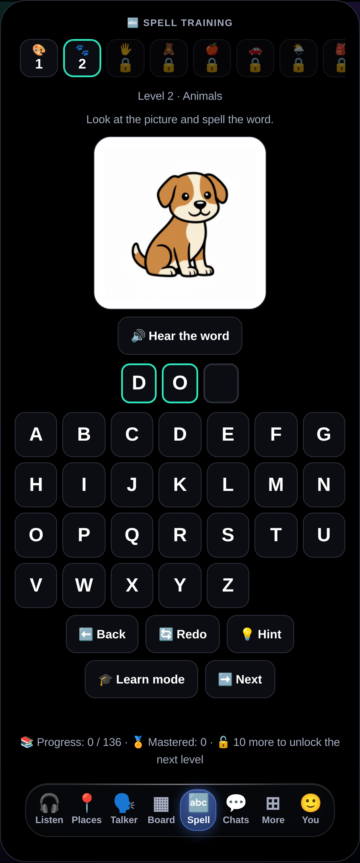 El juego de Entrenamiento de Deletreo: fichas de nivel temáticas, una imagen de un perro sobre ranuras de letras y un gran teclado de la A a la Z